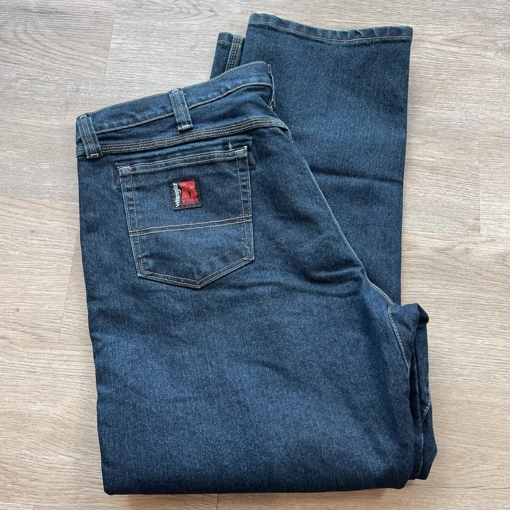 NEW Wrangler Riggs Workwear 5 Pocket Relaxed Fit Jeans - 40x30 NWT Room2Move